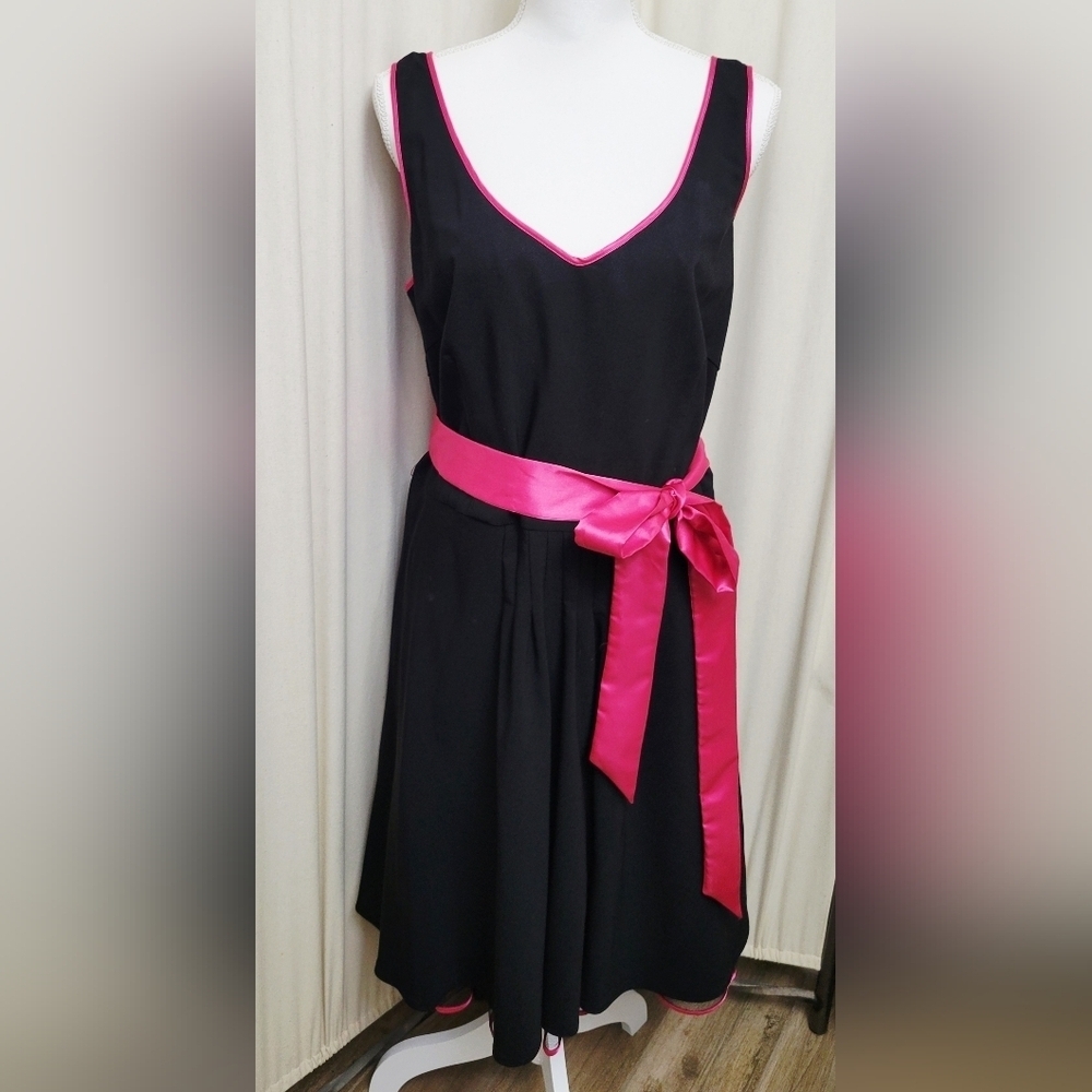 Y2K Black Sleeveless Midi Dress with Pink Accents | Size Large